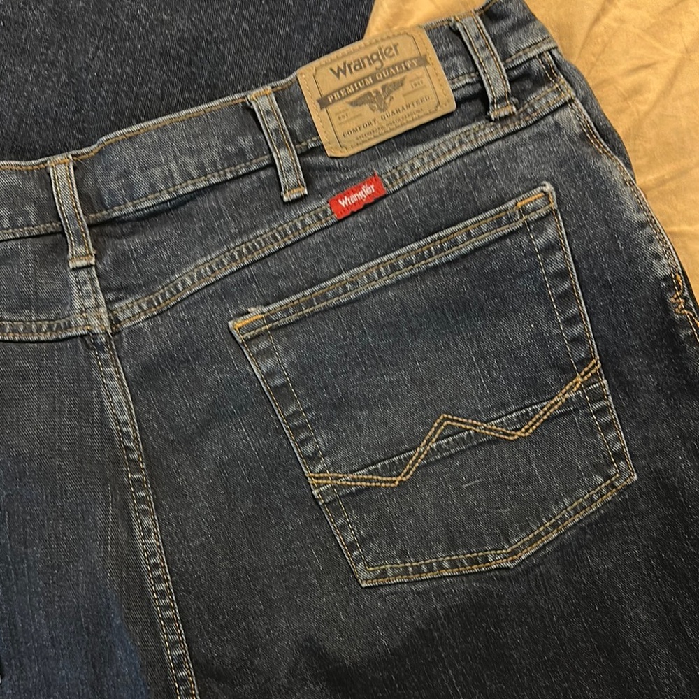 Wrangler Blue Relaxed Jeans with Vintage Appeal